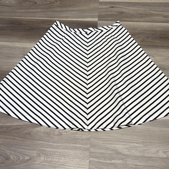 Land’s End striped skirt size 10/12 - Picture 3 of 7
